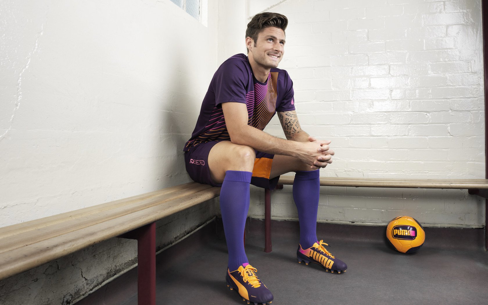 半岛体育官网-黄健翔经典解说意大利