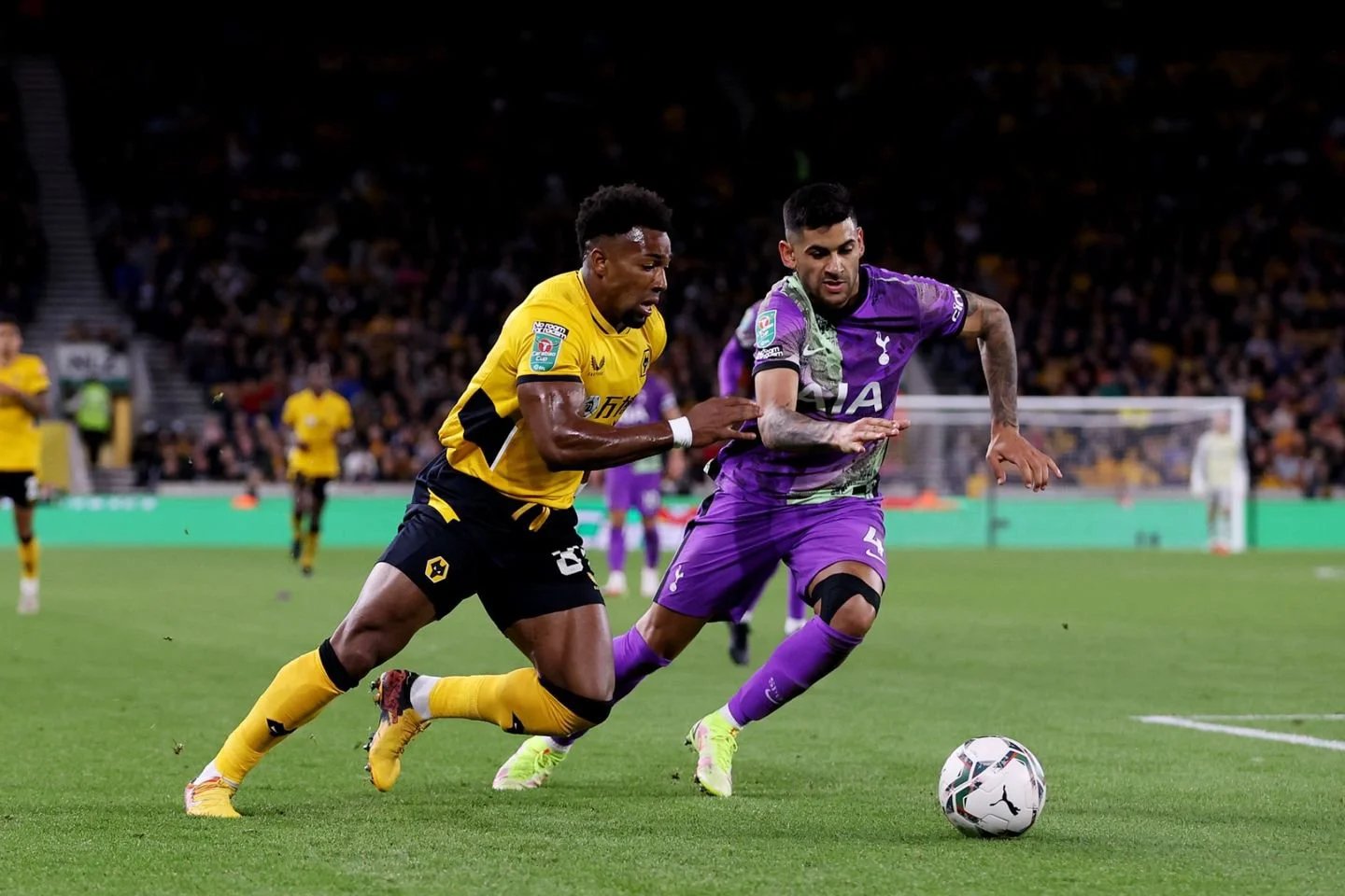 半岛体育APP-布鲁克林篮网vs密尔沃基雄鹿