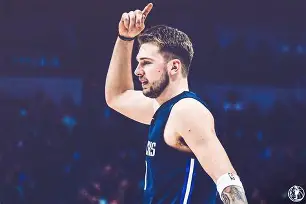 湖人获加福德独行侠拿下欧文替身