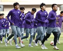 里尔解约老将球员,引发球迷热议是真的吗