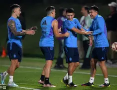 阿圭罗是曼城队长吗