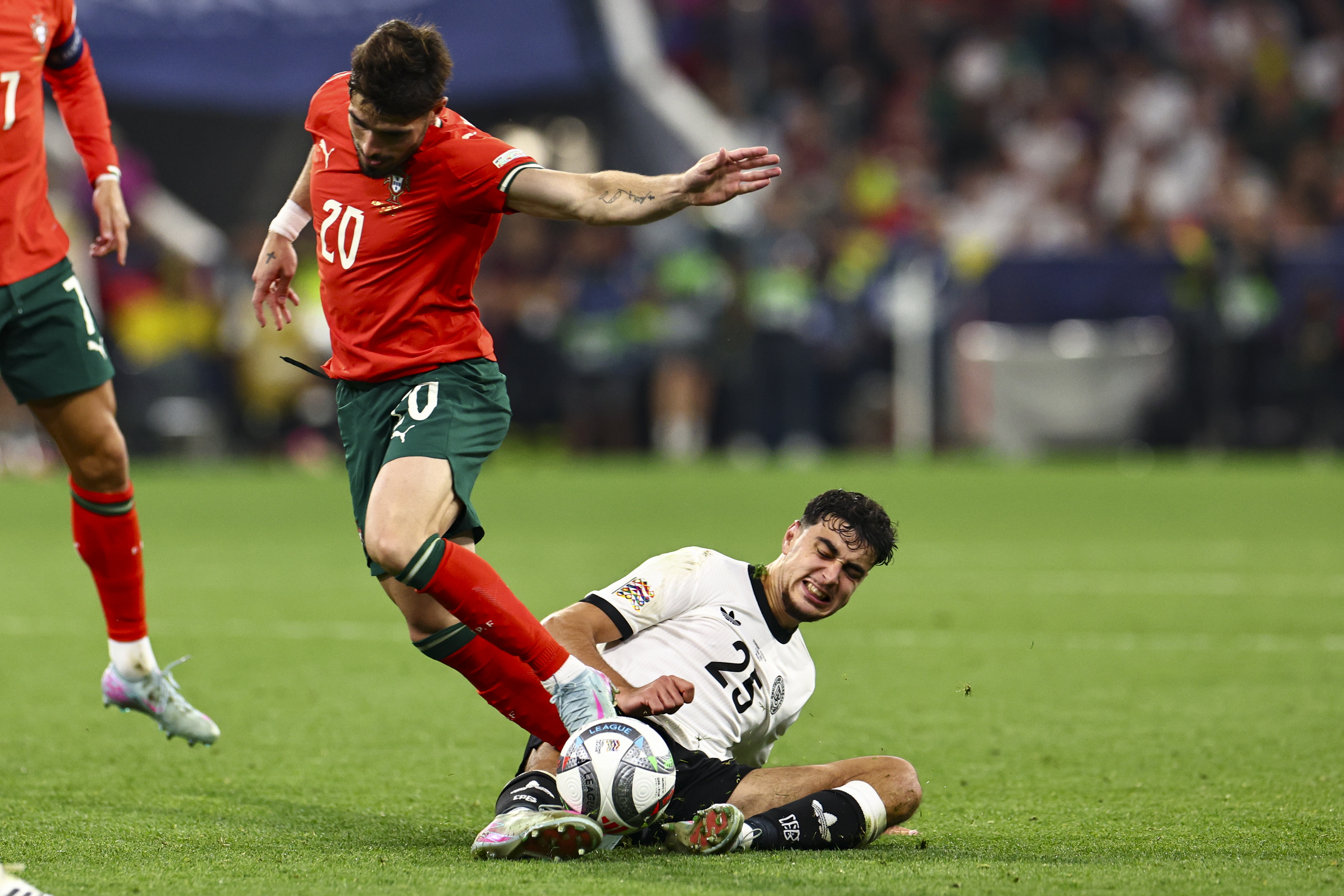 半岛体育-葡萄牙欧预赛直播