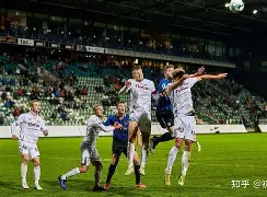 太阳队突破性取胜,球队士气大振什么意思