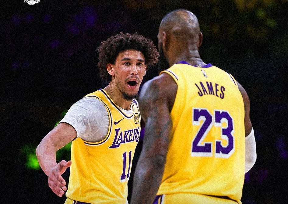 半岛体育APP-卫冕冠军逆势翻盘,湖人大胜勇士是哪一集