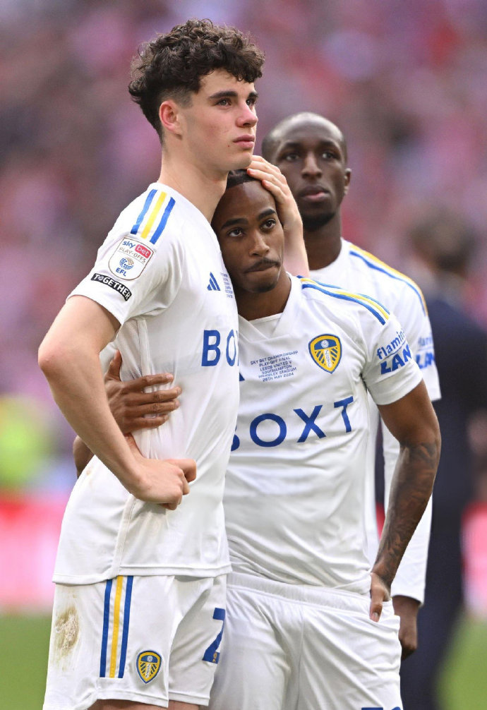 半岛体育官网-英国队入场